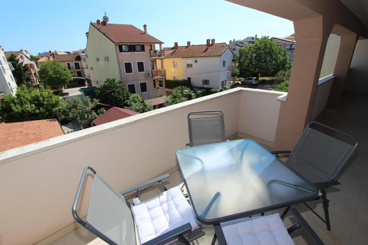 Apartments Eni Ровинь Экстерьер фото