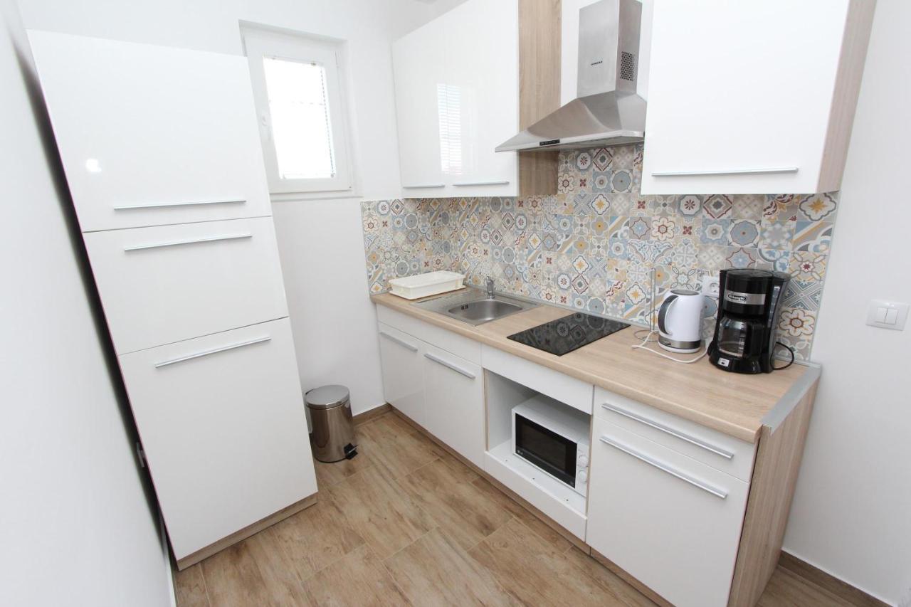 Apartments Eni Ровинь Экстерьер фото