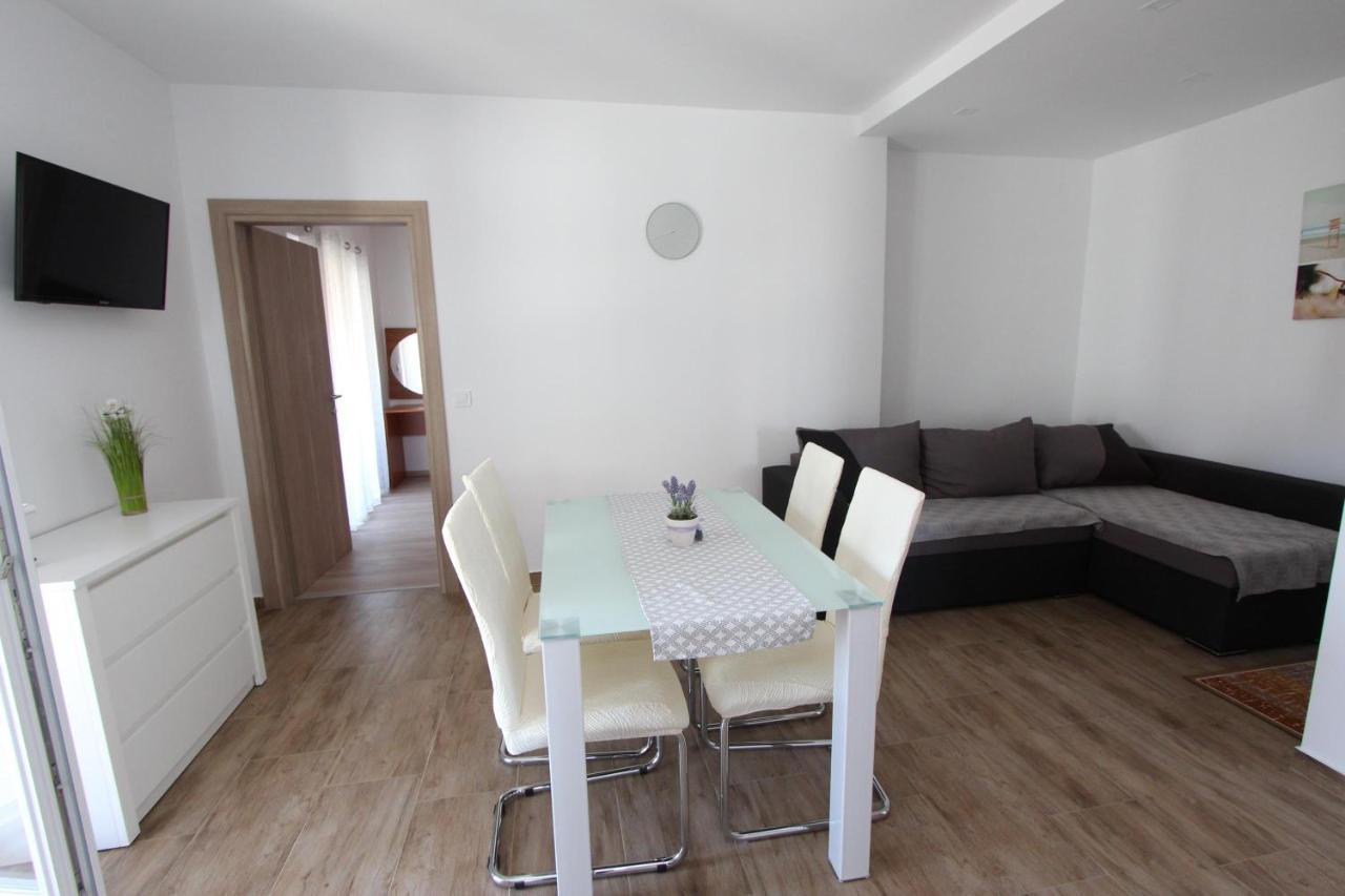 Apartments Eni Ровинь Экстерьер фото