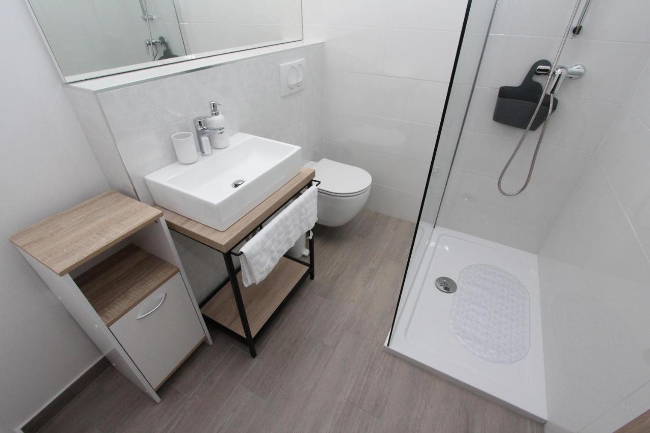 Apartments Eni Ровинь Экстерьер фото